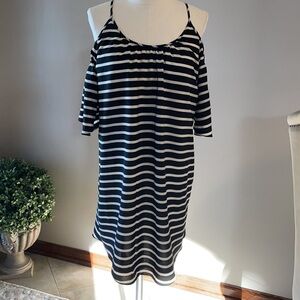 FRENCH CONNECTION Women’s cold shoulder drop sleeve dress. Size L stripes bk/wt